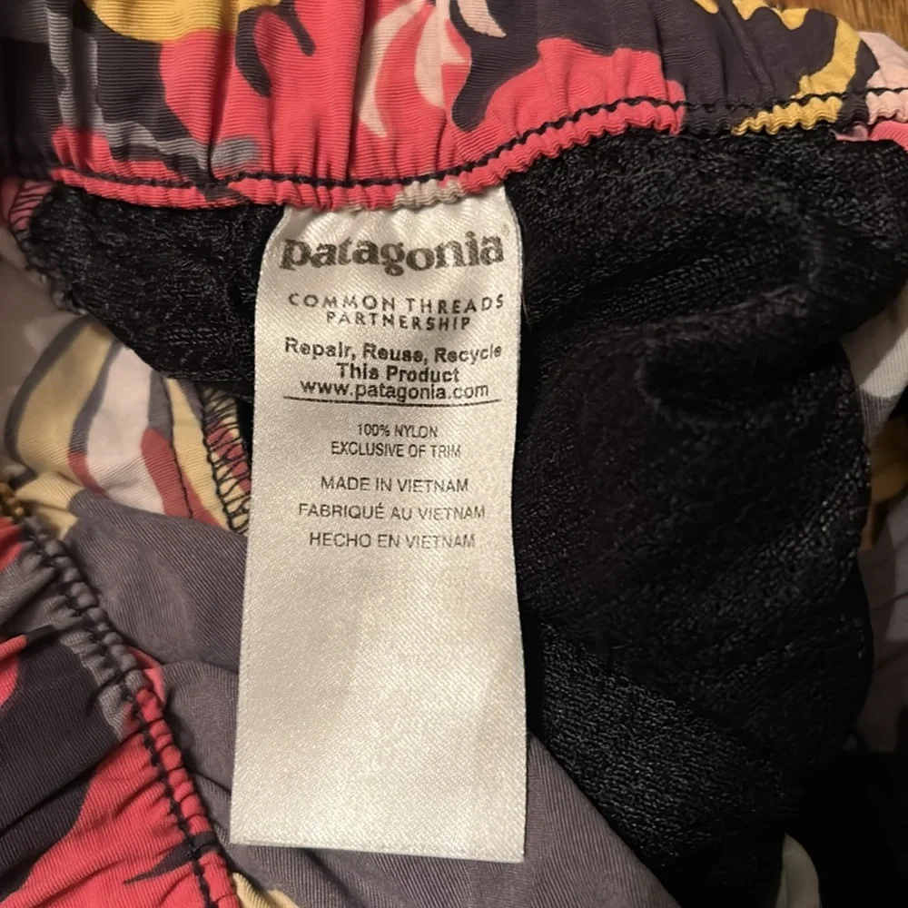 Patagonia Barely Baggie Shorts Floral Cloudbreak Ink Black Size Small